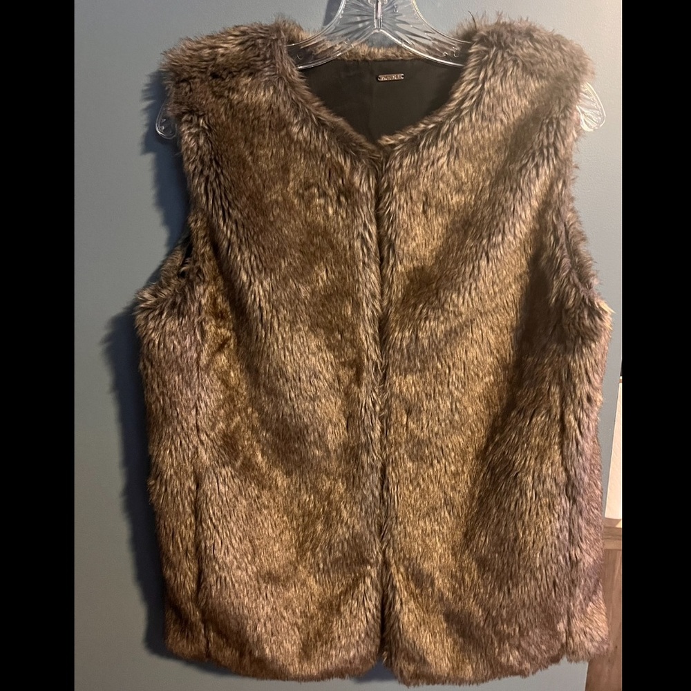 💙ALDO brown faux fur vest